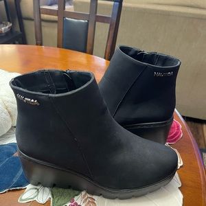 Nautica black ankle boots.